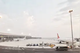 五架航班平稳降落大兴国际机场！记者体验空中试飞全过程视频封面