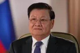 老挝国家主席通伦访华：中老自古如兄弟般友好