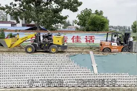 美女开铲车救援叉车，十吨救援绳直接拉断，最后换五十吨救援绳视频封面