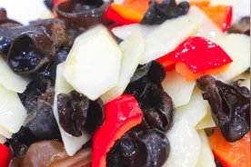 木耳炒山药要不要焯水？厨师长做法太妙了，清脆爽口#美味小生活#