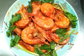 为什么饭店的红焖大虾那么好吃？大厨分享诀窍，在家也能做好味道