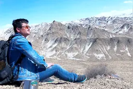 青海小哥上山采一斤900多的野菜，你们感觉值吗？回家洗净做汤喝视频封面