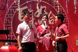 湖南一对新人结婚，在外地相识，相恋，听听新娘是怎么说的视频封面