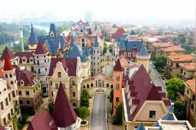 云南曲靖：麒麟区金麟湾占地625亩，建筑面积近120000平方米视频封面