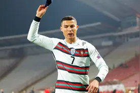 C罗暴怒+扔队长袖标提前离场！压哨绝杀被吹，这球进了吗？视频封面