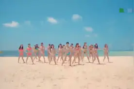 青春美少女海滩热舞视频封面