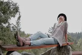 沙滩美女写真视频封面