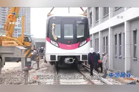 武汉地铁最高时速列车亮相