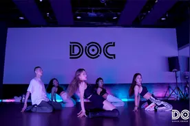 暑假舞蹈班多少钱？皇后舞蹈优惠报名中，暑假成人街舞培训班视频封面