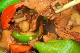 厨师长分享黄焖鸡做法，配料比例详细，跟饭店做的一个味