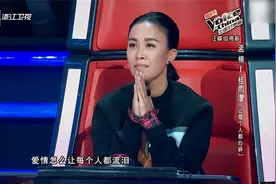 好声音：两位学员深情演唱《让每个人都心碎》，那英都痴迷了！视频封面