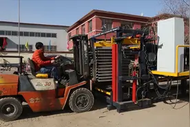 他搞发明创造，自学编程，上央视节目，最初是为了老人