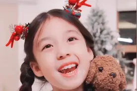 刘畊宏女儿小泡芙长大后太好看了，怪不得陈小春都想当她的爸爸！视频封面