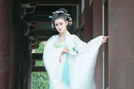 中国这9大姓氏，,名字无论怎么起都好听，来看看有你的姓吗？视频封面