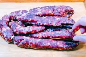 做好的腊肠怎样保存？记住一个小窍门，保存时间长越放越好吃视频封面