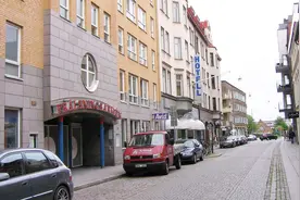 世界上什么工作最轻松？瑞典一工作每天按两下电钮，收入就1万多视频封面