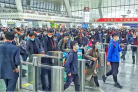 12306将延长火车售票时间，开车前都可退票视频封面