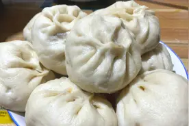 农村老妈教你做原始的茴子白馅包子，这样做不腥不腻，且松软好吃