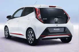 丰田动真格了？新车售价只要4万，油耗比摩托车还低，五菱看懵了视频封面