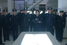 卧底：卧底光荣归队，局长亲自列队欢迎视频封面