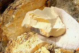 走进洛南秦紫玉发源地，遍地金膏玉呀，捡到手发软