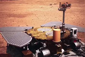 火星洞察号倒下了！都是太阳能电池，为何祝融号火星车能活下来？视频封面