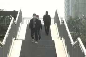 等了八年才建成的金穗路天桥又拆了，广州市民满脸疑惑视频封面