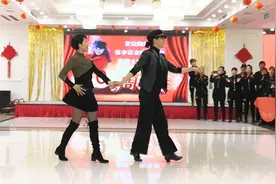 水兵舞串烧《拉萨夜雨》双人对跳，跳出了健康和美丽