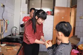 蓉蓉教你做山西羊肉馅饼，皮薄馅大真解馋，好吃到停不下来视频封面