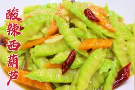 做西葫芦要不要焯水？小炒也有小技巧，酸辣脆爽，有滋有味