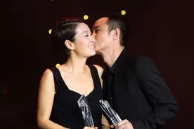 夫妻离婚，双方父母反应看教养，文章母亲点赞儿子超话？视频封面