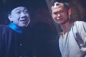 人吓人：小伙深夜上厕所遇到灵异事件，心态崩溃，一秒飞上床！