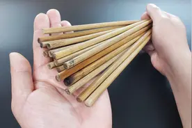 筷子发霉发黑无需扔！开水煮其实等于白洗？正确处理方法很简单