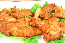 厨师长教你做鸡排，不用烤箱不油炸，香嫩入味，鸡肉这样吃就对了