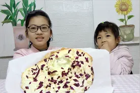 4个蛋清，一勺白糖，20克玉米淀粉，你想要的云朵蛋糕做成了