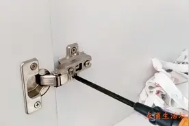 柜子高低不平、门缝不均匀？只需记住一句口诀，自己也能轻松解决视频封面