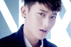 周觅六年前这首《rewind》，黄子韬出现那刻感觉自己恋爱了！