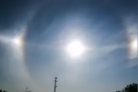 辽宁上空现“三个太阳” 列队高悬空中遥遥相望 网友：呼叫后羿视频封面
