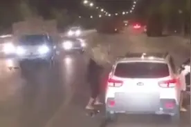 鸣枪示警无效，直接开枪击倒！洛阳一男子当街持械伤人致1死3伤视频封面