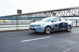 试驾吉利几何A，内饰无味最适合小孩与老人