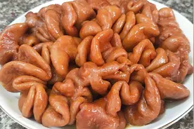 猪大肠最经典的家常做法，步骤简单，香浓入味好吃不腻视频封面