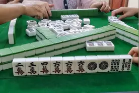 江苏麻将：牌技好不好，从摸牌和出牌一下就能看出来