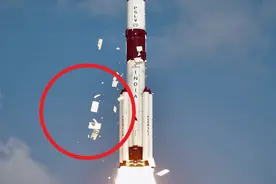 火箭升空之后，脱落的白色片状物是什么？看看专家怎么说视频封面