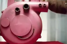 不再是“过气网红”!这个“粉色吹风机”小猪佩奇，靠什么打动了你视频封面