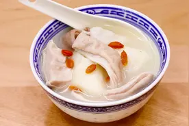 猪肚汤，切记别直接下锅煮，教你一招，汤汁奶白香浓，太好喝了