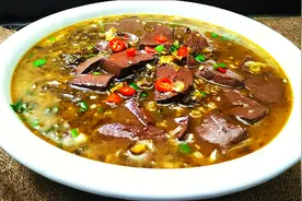 教你“酸菜烧猪血”的做法，酸辣好吃，开胃下饭，汤汁都泡饭了视频封面