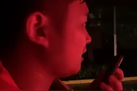 消防员救灾途中接到家人求救电话：别哭！先找个安全的地方视频封面