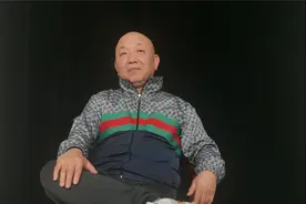【崔哥天天侃3月23】卖菜大爷看懂华尔街割韭菜，以后还怎么骗呀视频封面
