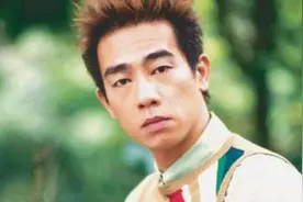 经典歌曲：陈小春对亲人的怀念，属于他一个人的《独家记忆》视频封面