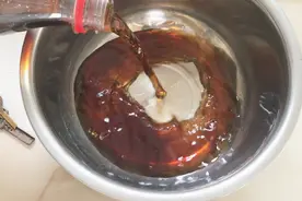 原来醋和可乐加在一起，还有这么大的作用，真的太厉害了